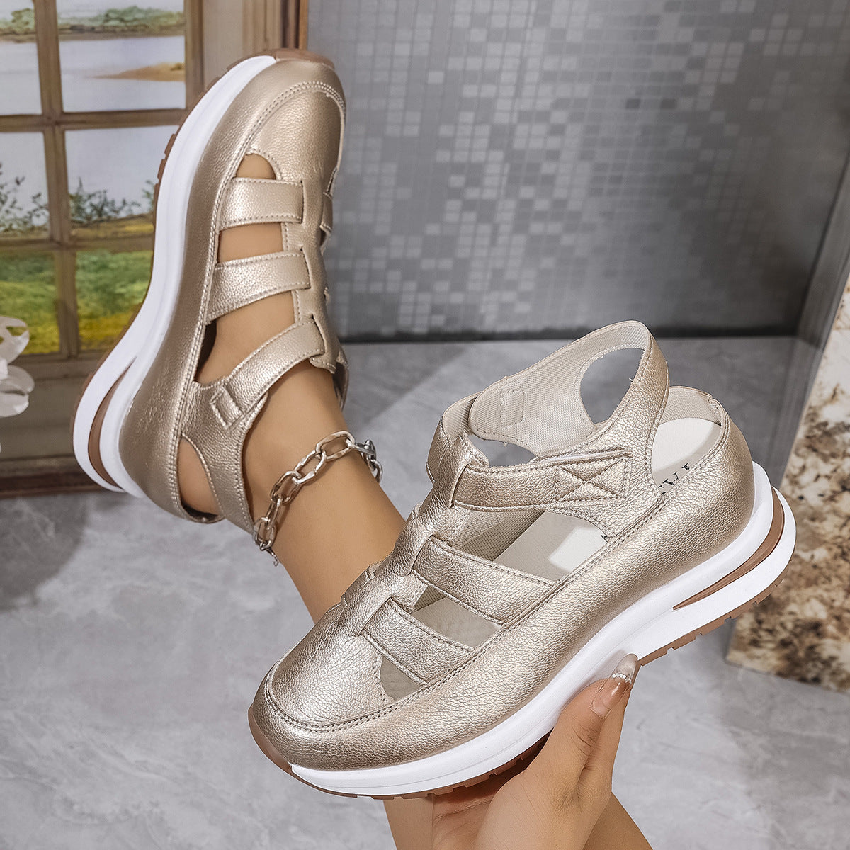 🌸【35-43】Sandale confortabile pentru femei cu talpă groasă, potrivite pentru sandale de vară de vârstă mijlocie