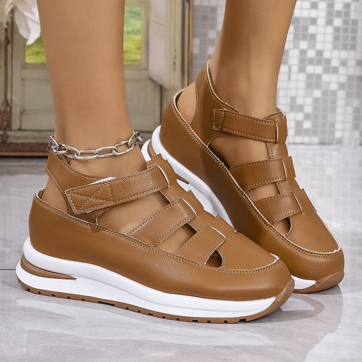 🌸【35-43】Sandale confortabile pentru femei cu talpă groasă, potrivite pentru sandale de vară de vârstă mijlocie